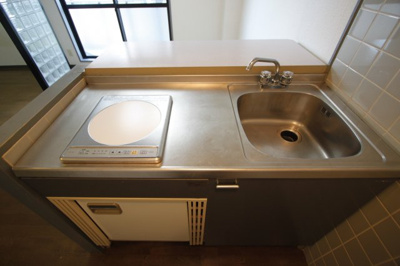 【キッチン】 | 五位堂片岡マンション | コンパクトなキッチンで掃除もラクラク