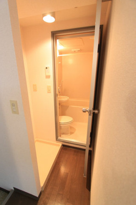 【内装】 | 五位堂片岡マンション | 室内洗濯機置場です