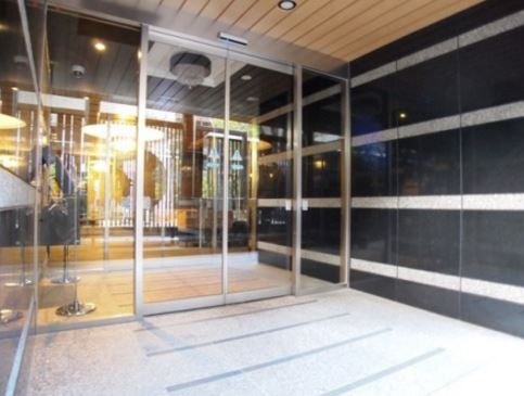 ＣＯＮＯＥ赤坂丹後町のエントランス|ＣＯＮＯＥ赤坂丹後町