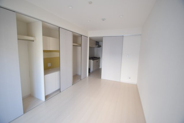 リブリ・上山町の居間・リビング|広い洋室