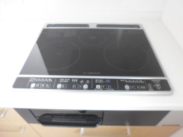 ミネットのキッチン|IH3口コンロ付き