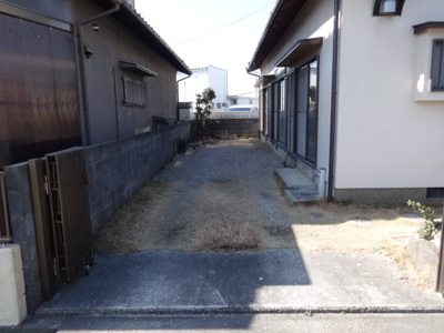 【駐車場】 | 稲美町中村貸家 | 車種により３台駐車可能♪駐車場代込み！
