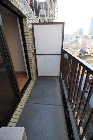 東梅田レジデンスのバルコニー