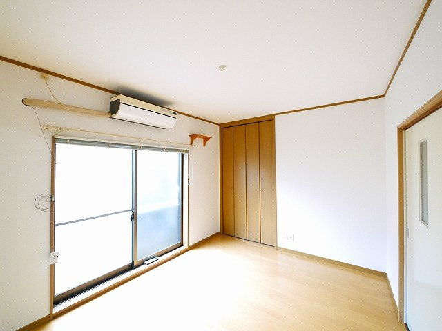 城一戸建（254）の洋室|落ち着いた色調の洋室です