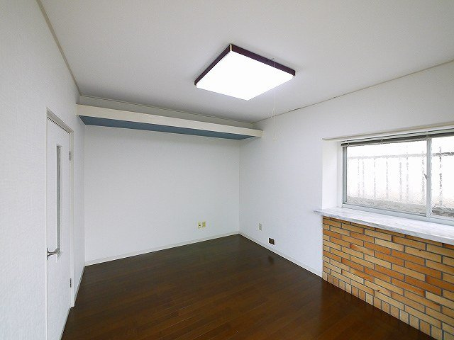 城一戸建（254）の洋室|個人の部屋や寝室として使える洋室です