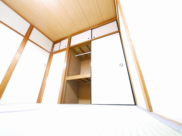 西大寺ガーデンハイツの収納