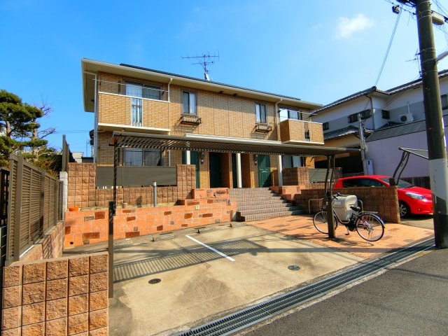 ヒルズコートの外観