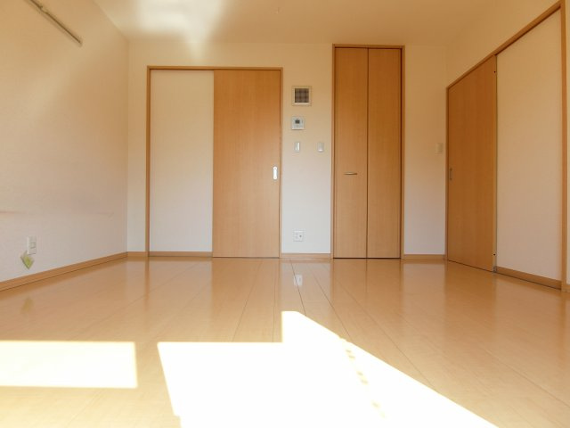 ヒルズコートの洋室