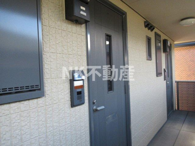 【玄関】 | ヴィブレ・メゾン（八戸ノ里賃貸） | きれいな玄関です