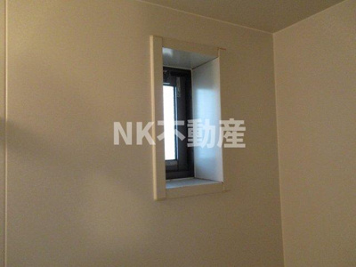 【浴室】 | ヴィブレ・メゾン（八戸ノ里賃貸） | お風呂に窓があります