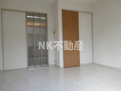 【居間・リビング】 | ヴィブレ・メゾン（八戸ノ里賃貸） | 洋室です