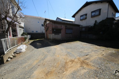 【外観】 | 鴻巣市人形4丁目～売地～ | 現況古屋が建っております。