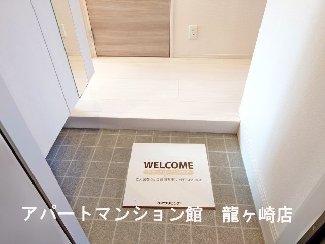 ライトパレスうずら野の玄関