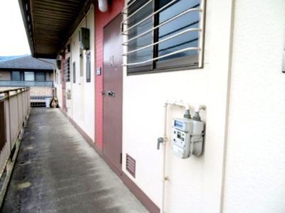 【その他共用部分】 | フォレストバード | 玄関前通路