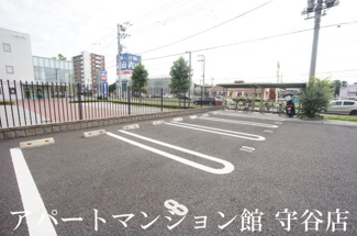 【駐車場】