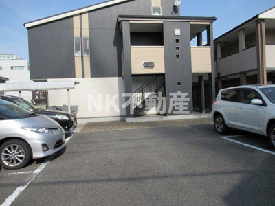 【駐車場】 | エスティームⅡ番館（八戸ノ里賃貸） | 駐車場があるので、車を買う予定の方も安心です