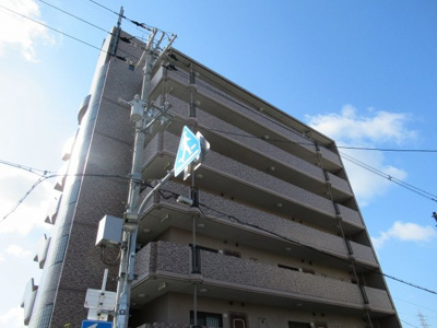 【外観】 | エストヴェルジュ（八戸ノ里賃貸） | きれいな外観です