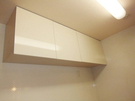 ヴィル　クレールのキッチン|キッチン上に収納あります