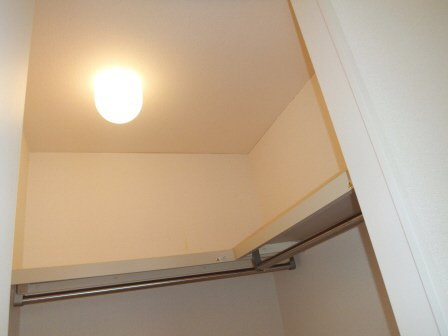 ヴィル　クレールの収納|収納に照明付きです