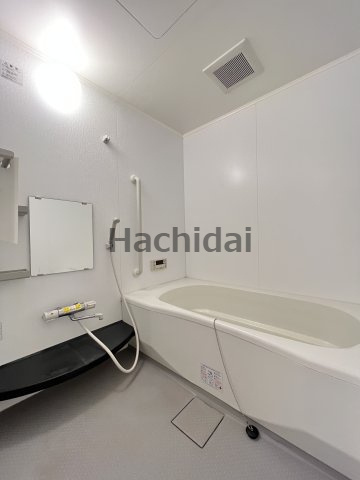 ユグドソレイユの浴室|ゆったりとした一坪風呂、追い焚き、浴室乾燥付き