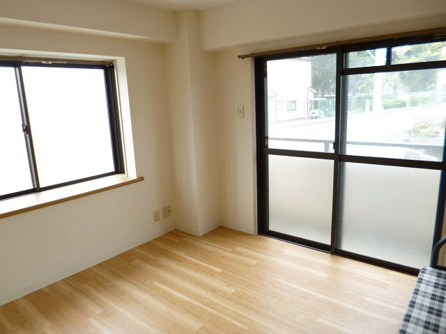 【洋室】 | アグレイア有瀬 | 南向きの角部屋、明るいお部屋