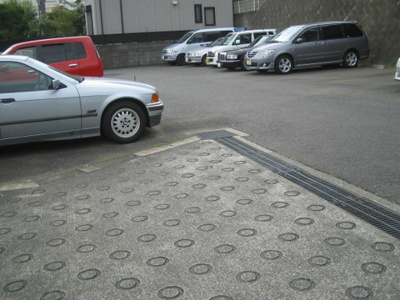 【駐車場】 | サザンコート小泉 | 近隣には駐車場があります！荷物がかさばりがちなお買物にも、車があると便利ですよね☆