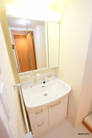 南森町プライマリーワン　仲介手数料無料の洗面所