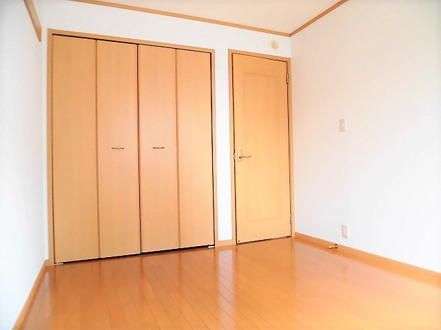 ヴィラ・シャルマンの寝室|写真は同建物の別部屋を参考に掲載しております。