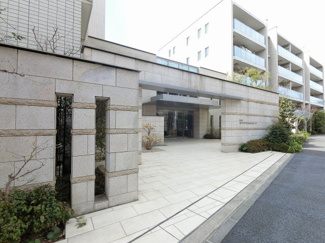 【エントランス】 | 東海道本線、東急東横線、京浜急行線、他各線「横浜」駅徒歩9分の好立地！