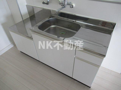 【キッチン】 | グローリィハイツ八戸ノ里（八戸ノ里賃貸） | お料理しやすいキッチンです