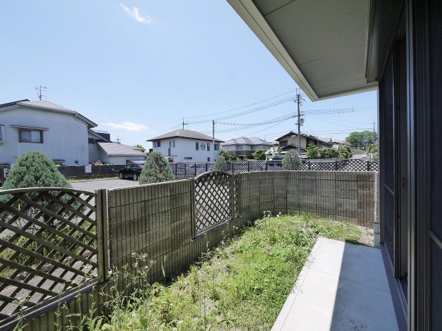 昴の郷学園前の庭|お庭です