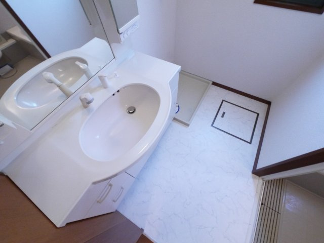 昴の郷学園前の洗面所|脱衣スペースもあります