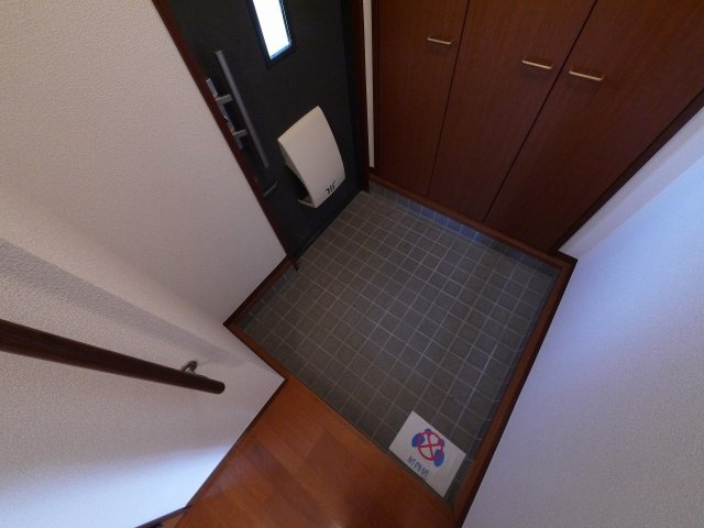 昴の郷学園前の玄関|シンプルで使いやすい玄関です