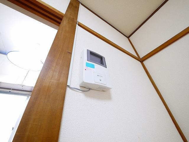 グランコートⅡ番館のセキュリティ|TVモニター付きインターホンで安心です