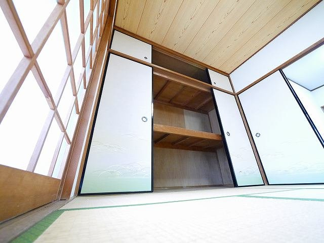 グランコートⅡ番館の収納|たっぷりとした収納スペースです