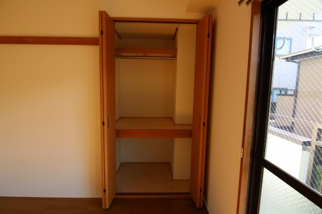 ヒルハイツ日吉の収納|別部屋の参考写真です。