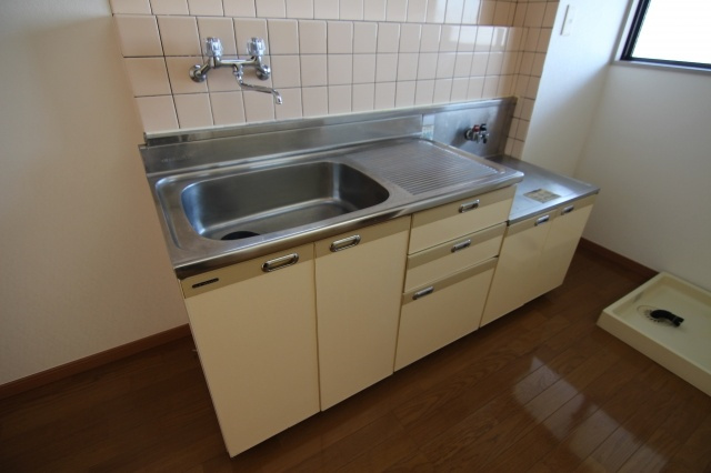ヒルハイツ日吉のキッチン|別部屋の参考写真です。