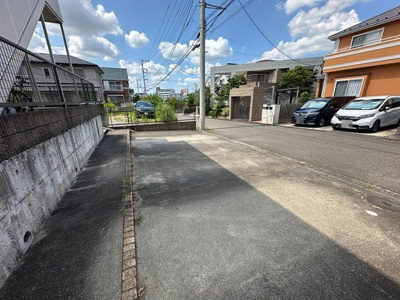 【駐車場】 | ダンデリオン | いつでも目の届く敷地内に駐車場があります♪お車をお持ちの方におすすめです！
