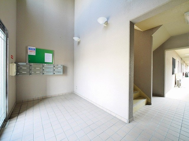 メゾン・ド・ラフィーネのその他共用部分|建物内部はこのようになっています

