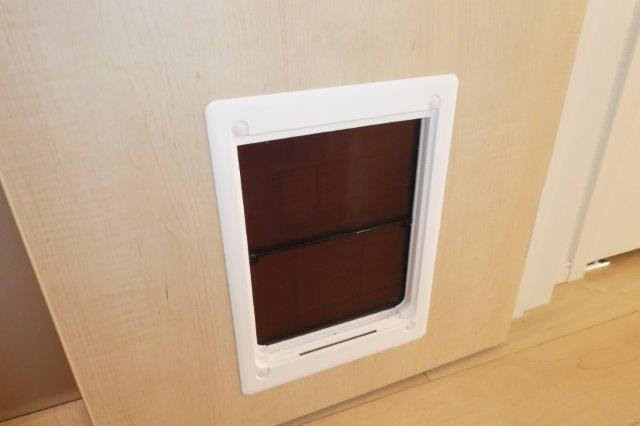 プレインカーサ５の設備|ペット用くぐり戸