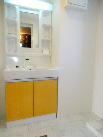 ヌーベルファミーユの独立洗面台