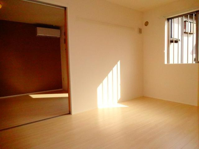 ヌーベルファミーユの洋室