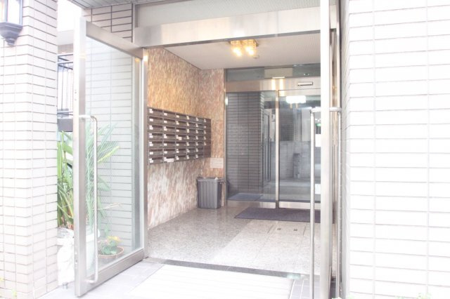 グローバルエイシンのエントランス