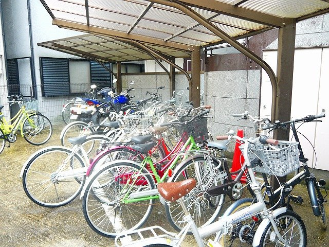 パルスコート新大宮のその他共用部分|駐輪場です