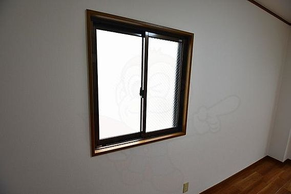 スリーライトカドニシの内装