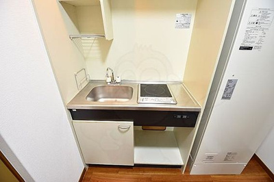 【キッチン】 | スリーライトカドニシ