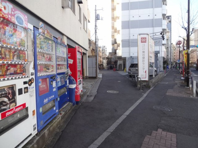 【周辺】 | 豊ビル駐車場 | 豊ビル駐車場　建物前