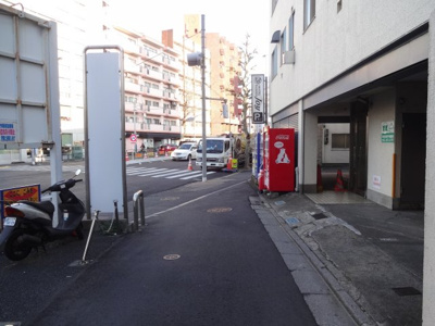 【周辺】 | 豊ビル駐車場 | 豊ビル駐車場　建物前