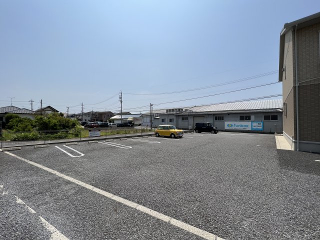 ローベルジュＡの駐車場