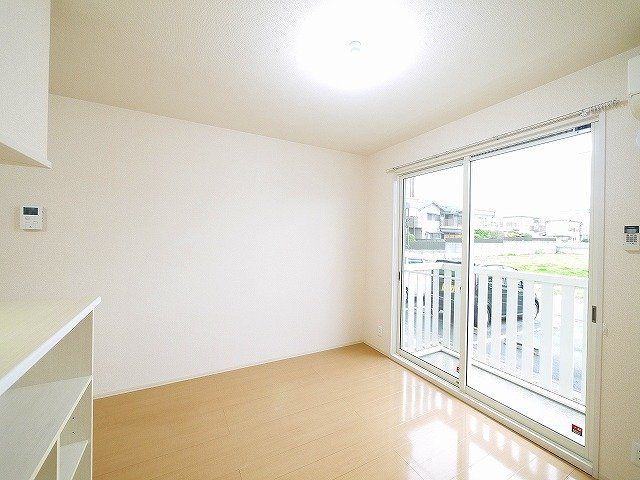 グランドール（法華寺町）の居間・リビング|ゆったりとしたリビングです